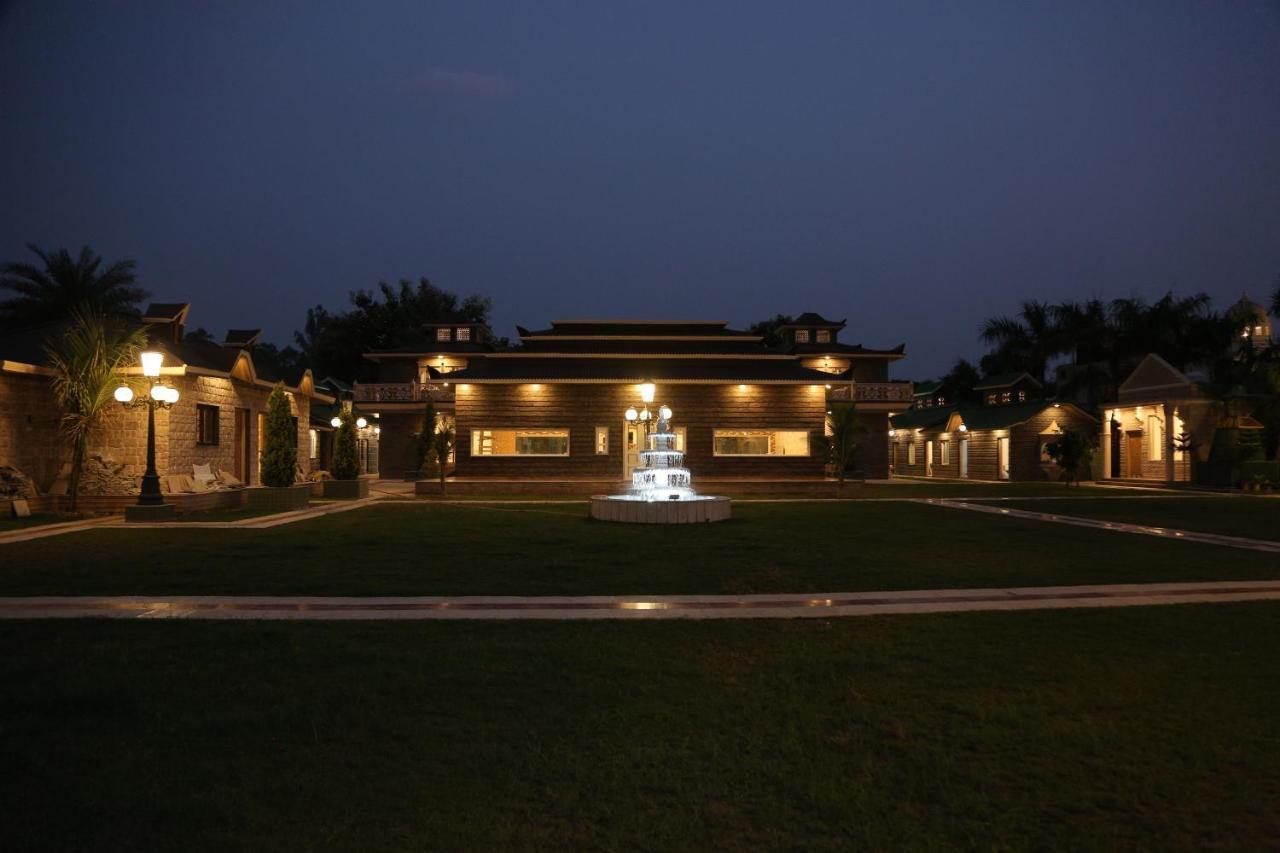 Hotel Mann The Palm Retreat Lakhnaú Exteriér fotografie
