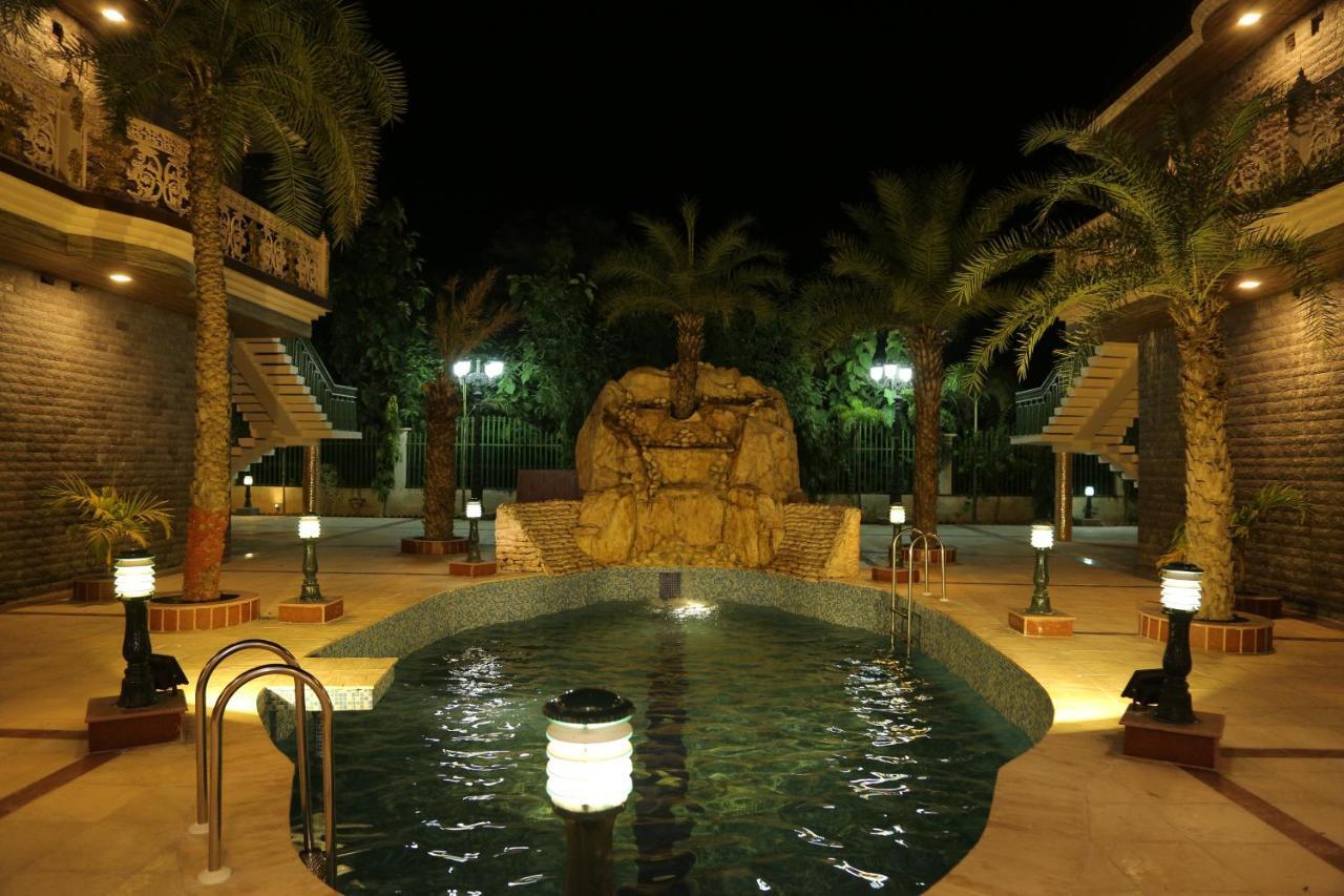 Hotel Mann The Palm Retreat Lakhnaú Exteriér fotografie