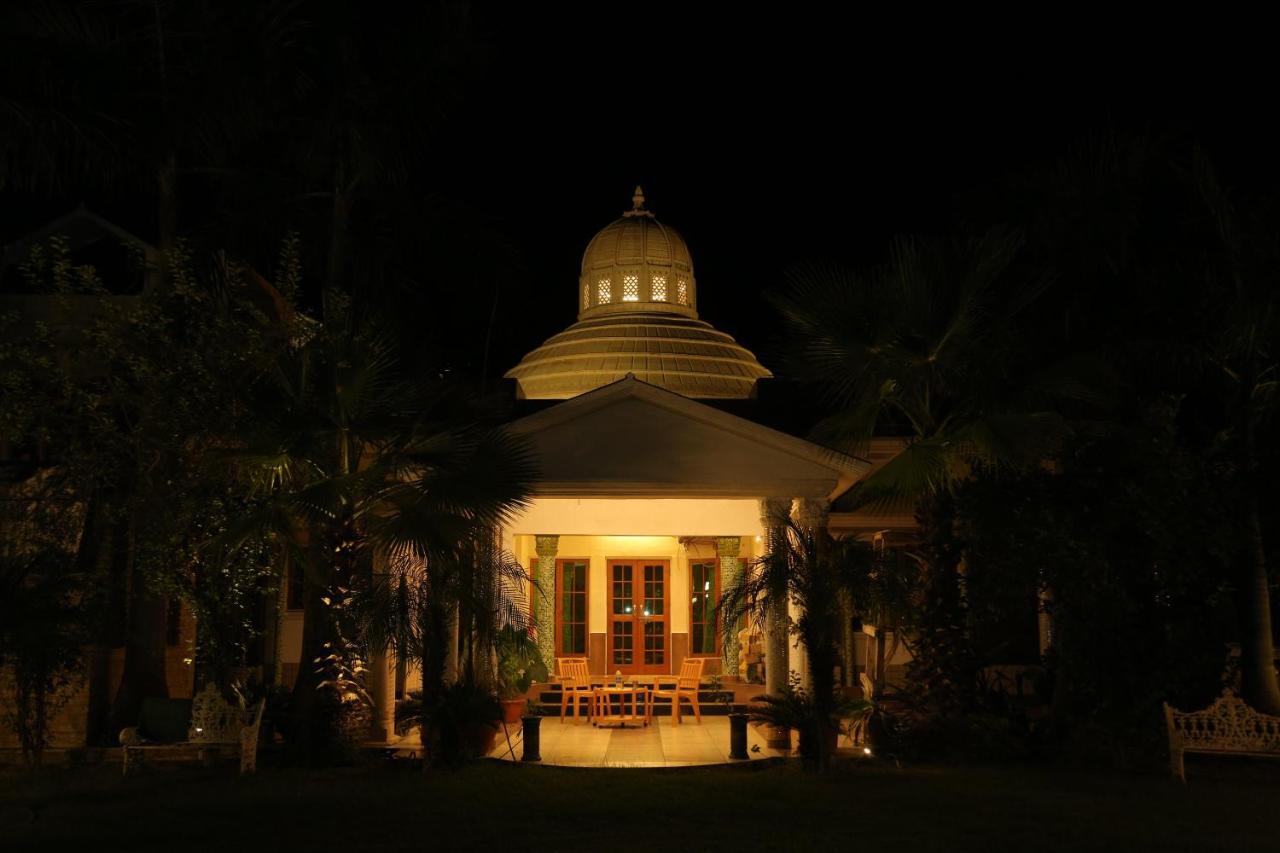 Hotel Mann The Palm Retreat Lakhnaú Exteriér fotografie