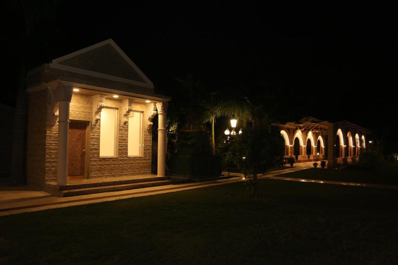 Hotel Mann The Palm Retreat Lakhnaú Exteriér fotografie